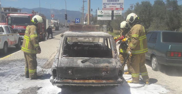Balıkesir’de Seyir Halindeki Araç Alev Alev Yandı