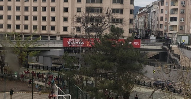 Balıkesir'de Tadilattaki Binada Yangın