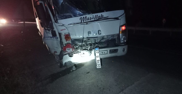 Balıkesir'de Trafik Kazası: 1 Ölü, 1 Yaralı