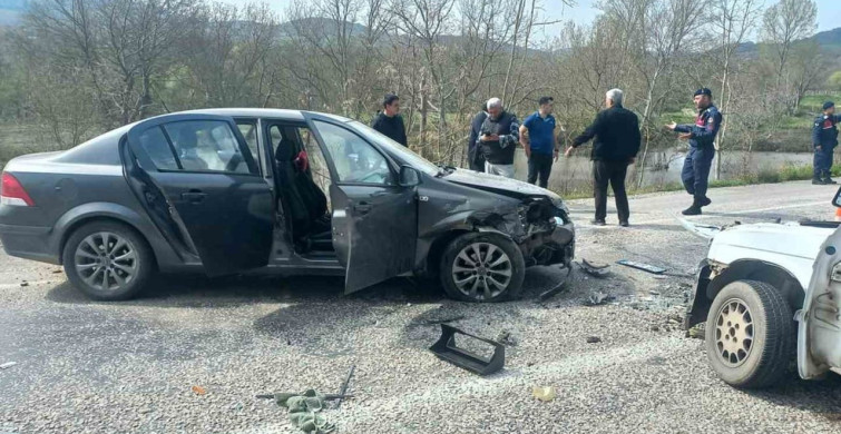 Balıkesir'de Trafik Kazası: 7 Yaralı