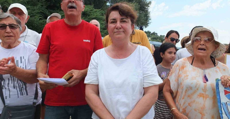 Balıkesir'de vatandaşlar kıyı işgaline tepki gösterdi