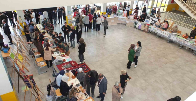 Balıkesir'de Yıl Sonu Sergisi: Vakti Kuşanmak