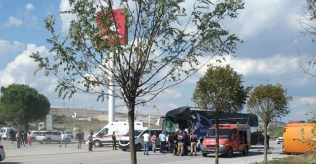 Balıkesir'de Yolcu Otobüsü Kaza Yaptı! Çok Sayıda Ekip Bölgeye Gönderildi