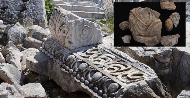 Balıkesir'deki Hadrian Tapınağı'nda Yeni Parçalar Bulundu