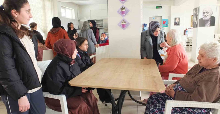 Balıkesirli Öğrencilerden Anlamlı Ziyaret