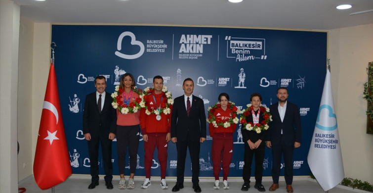 Balıkesirli Sporculara Coşkulu Karşılama Töreni