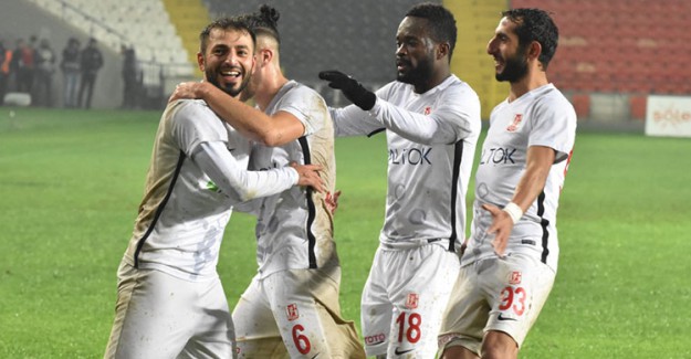 Balıkesirspor Nizamettin’le Güldü!