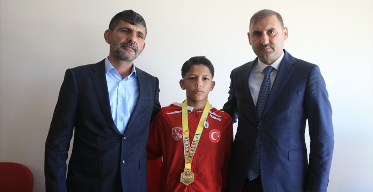 Balkan Şampiyonu İbrahim Bera Kıvrak, Kahramanmaraş'ta Coşkulu Karşılamayla Geri Döndü