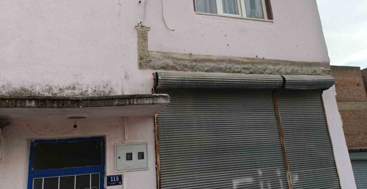 Balkonu Çöken Bina Mühürlendi