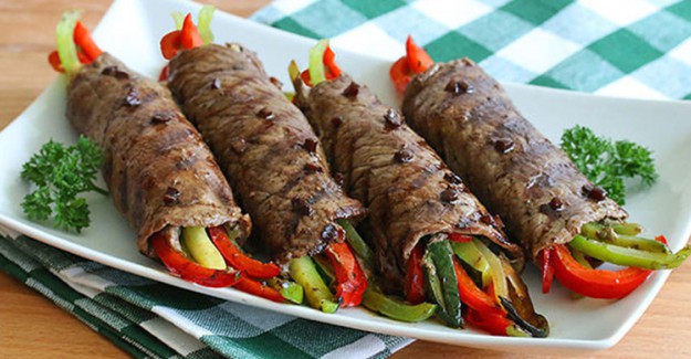 Balzamik Soslu Biftek Rulosu Nasıl Yapılır? Balzamik Soslu Biftek Rulosu Tarifi