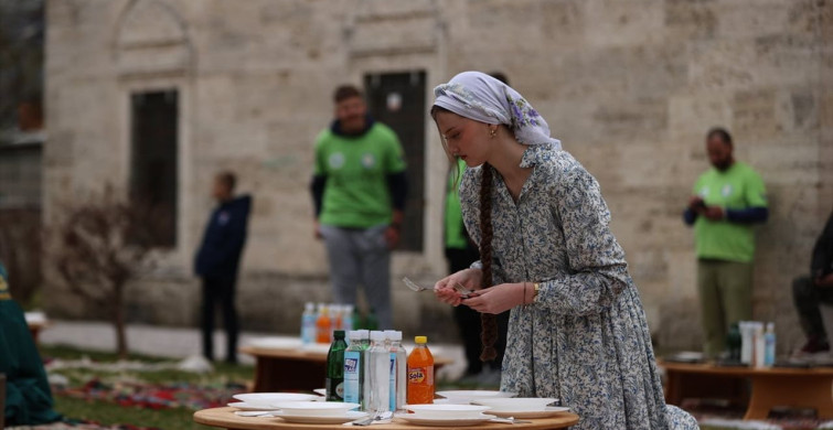 Banja Luka'daki Ferhadiye Camisi'nde Geleneksel İftar Programı