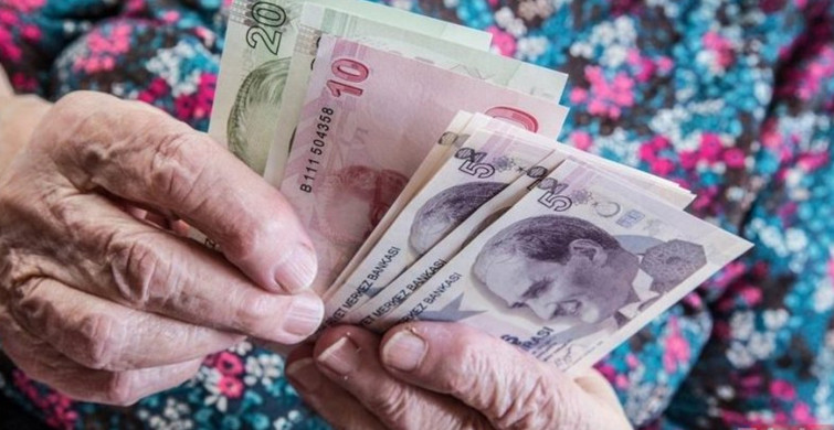 Bankalar Yarışıyor: Emekliye ve Yakınına 2 Gün Erken Maaş!