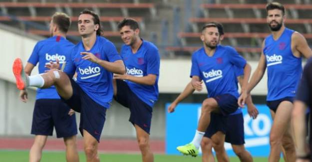 Barcelona'da İki Yıldız Birbirine Girdi