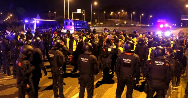 Barselona’da İspanya Karşıtı Gösteri Düzenlendi! Hayat Felç Oldu