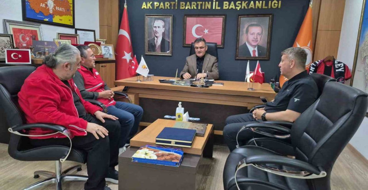 Bartın Protokolü Kurban Bağışını Kızılay'a Yaptı