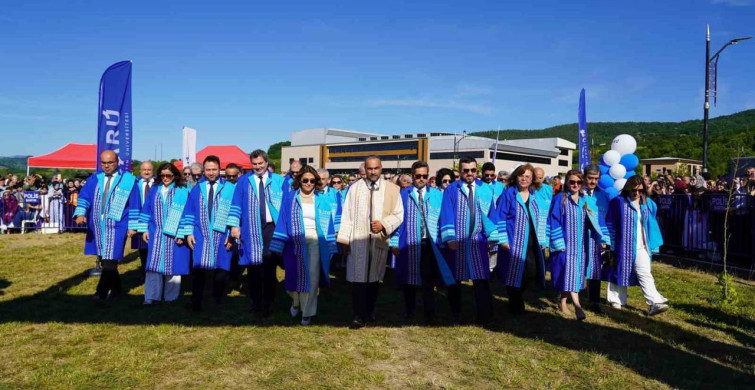 Bartın Üniversitesi mezuniyet töreninde 2 bin 489 öğrenci diploma aldı