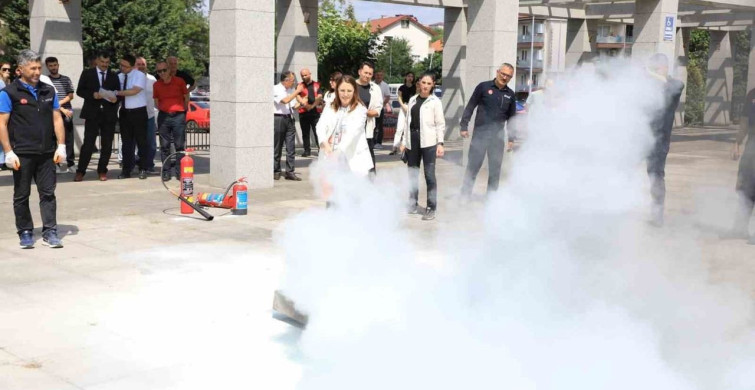 Bartın valiliğinde yangın tatbikatı gerçekleştirildi