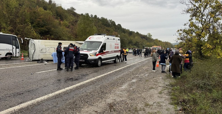 Bartın'da İşçi Servisi Devrildi: 1 Ölü, 19 Yaralı Bartın'da İşçi Servisi Devrildi: 1 Ölü, 19 Yaralı