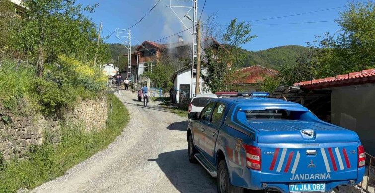 Bartın'da Yangın Felaketi: Yaşlı Adam ve Torunu Kurtarıldı