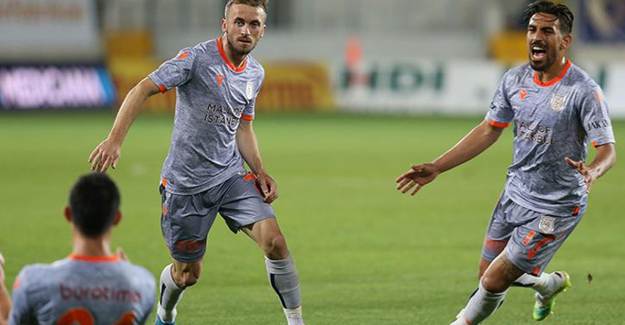 Başakşehir Maç Fazlasıyla Lider