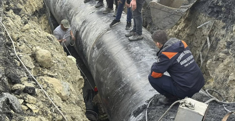 Başakşehir'de İtfaiye, Kazıda Düşen İşçiyi Kurtardı