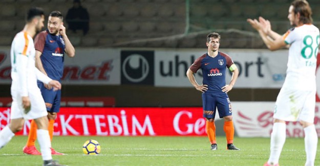 Başakşehir'e Zirve Yolunda Ağır Darbe