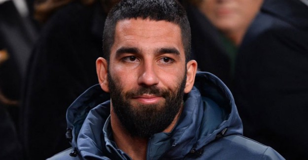 Başakşehirli Futbolcu Arda Turan, Arşiv İsimli Lokantasını Kapattı