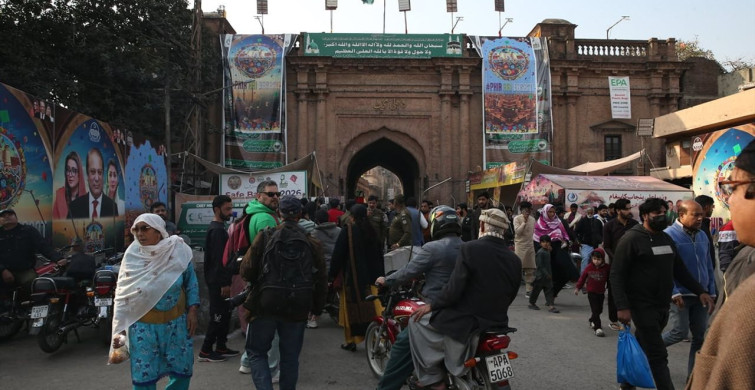 Basant Uçurtma Festivali 25 Yıl Aradan Sonra Lahor'da Yeniden Başladı