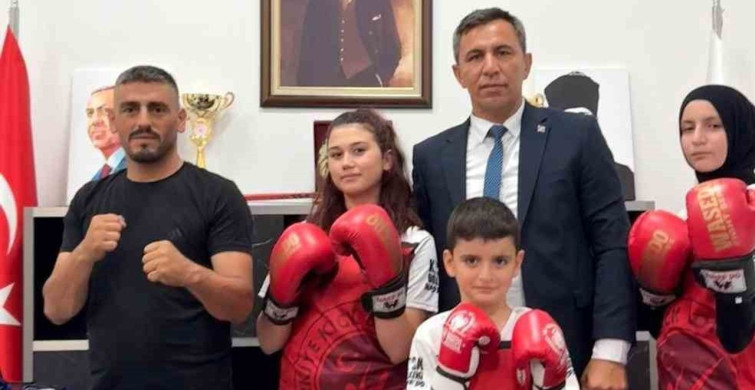 Başarılı sporculardan beylikova gençlik ve spor ilçe müdürü gülmez’e ziyaret