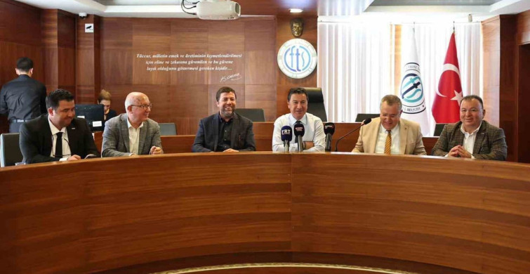 Başkan Aras, Ege’nin İki Gözdesinde Sektör Temsilcileriyle Buluştu