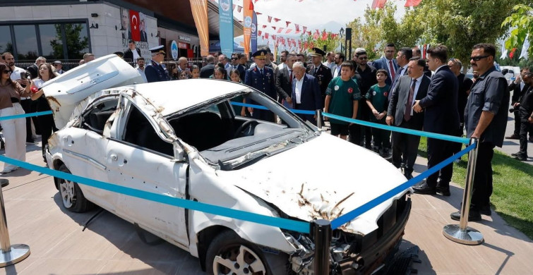 Başkan Büyükkılıç: Bu millet esareti kabul etmez, bayrağını yere düşürmez