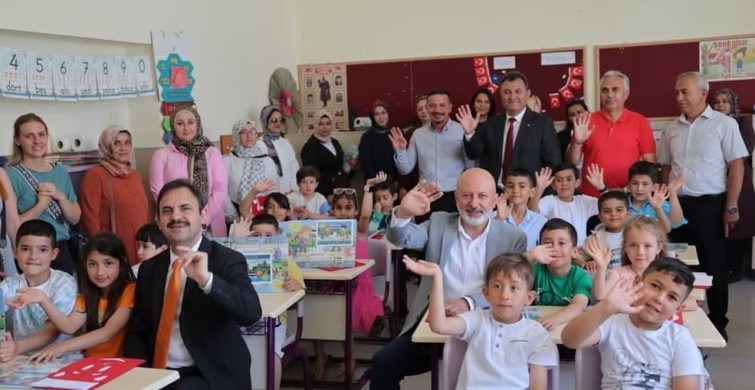 Başkan Çolakbayrakdar, karne sevinci yaşayan öğrencileri tebrik etti
