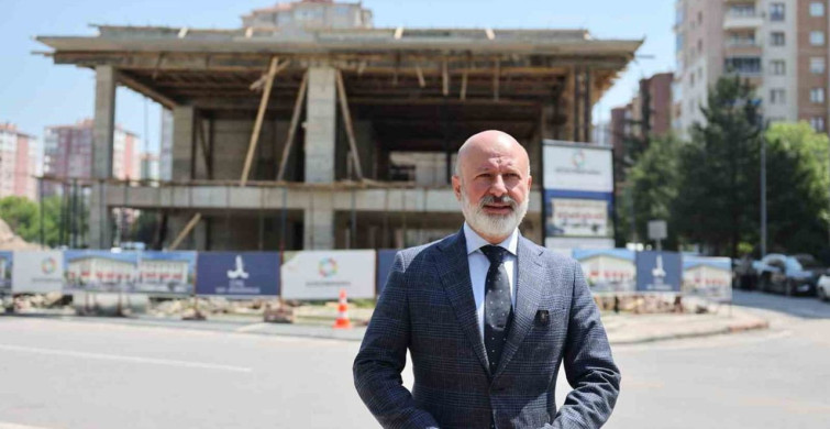 Başkan Çolakbayrakdar yeni Sinan Kütüphanesi'ni tanıttı