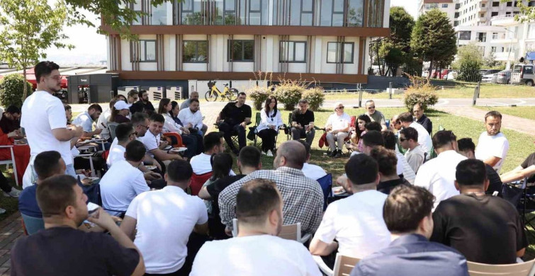 Başkan Doğan gençlerle buluştu: Petek Genç’te samimi sohbet