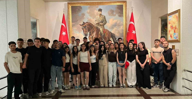 Başkan Doğanca’dan öğrencilere diploma hediyesi olarak Ankara gezisi