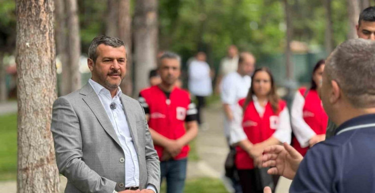 Başkan, Gençlerle Çevre Temizliği Yaptı