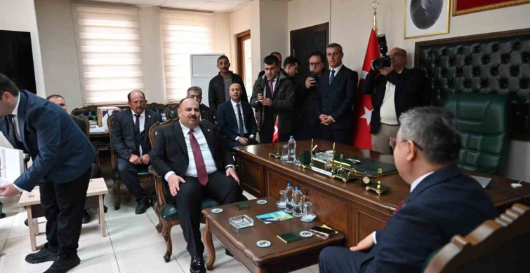 Başkan Hamamcı, Vali Yılmaz ile Belediye Çalışmalarını Görüştü