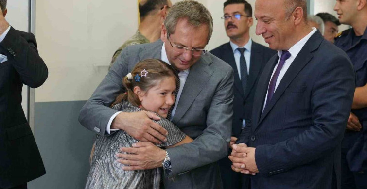 Başkan Mesut Ergin öğrencilerin karne sevincine ortak oldu