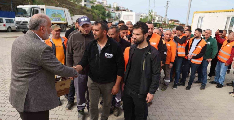 Başkan Sandıkçı Bayramda Personel ile Buluştu