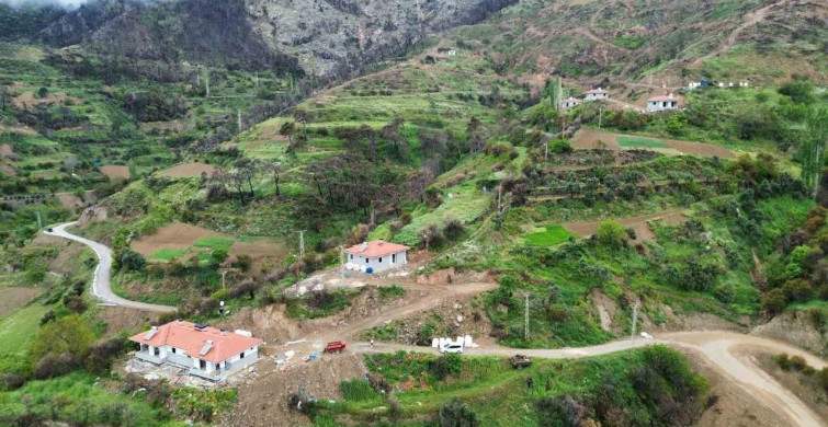 Başkan Saygılı, Ödemiş'teki köy evlerinin teslim tarihini açıkladı