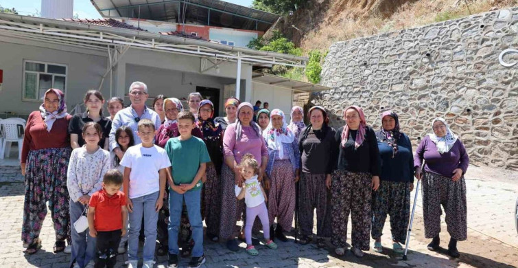 Başkan Tetik, Karahallı Mahallesi'ni ziyaret etti