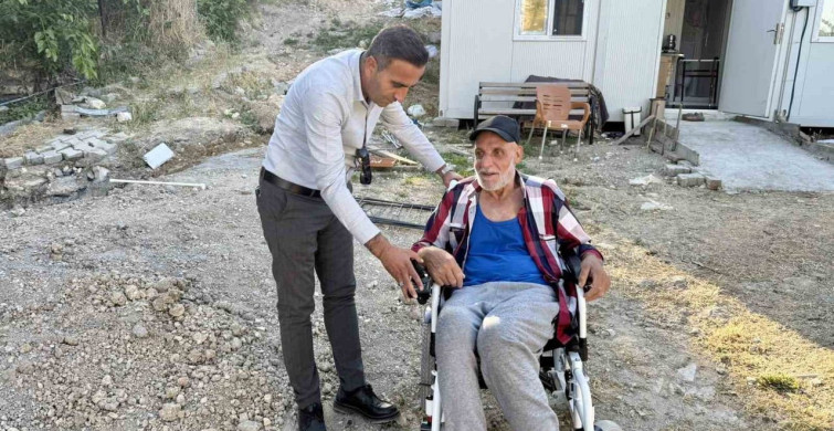 Başkan Ulutaş’tan engelli vatandaşa akülü araç desteği ve çocuklarla buluşma