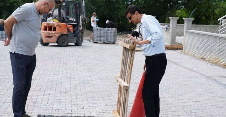Başkan Zencirci, Park Mahallesi'ndeki Parke Taşı Çalışmalarını İnceledi