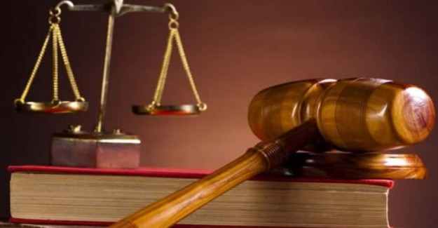 Başörtüsünü Çıkarmak İsteyen Kadını Kardeşi ve Eşi Tehdit Etti, 5 Yıl Hapsi İsteniyor