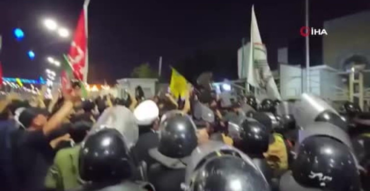 Basra’da Kuveyt Konsolosluğu Önünde Protesto