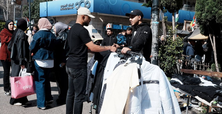 Batı Şeria'da Bayram Hazırlıkları Zorlu Koşullara Rağmen Sürüyor