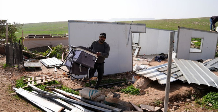 Batı Şeria'da İsrail Saldırıları Sonucu 15 Aile Yerinden Edildi