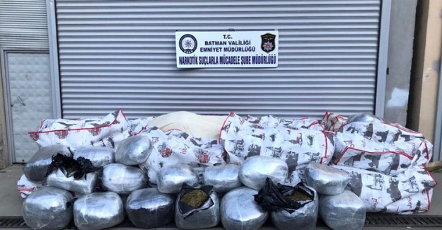 Batman'da Durdurulan TIR'da 1 Ton Esrar Yakalandı