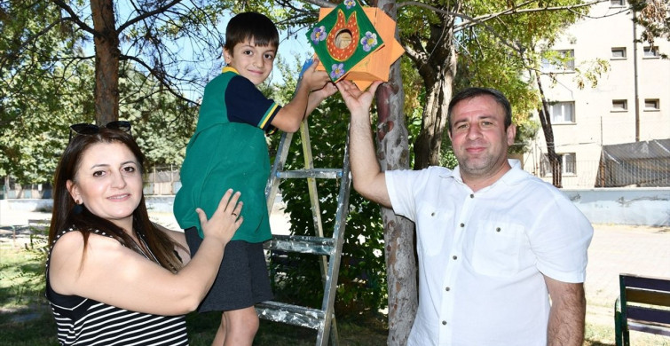 Batman'da İlkokul Öğrencilerine Kuş Yuvası Boyama Etkinliği