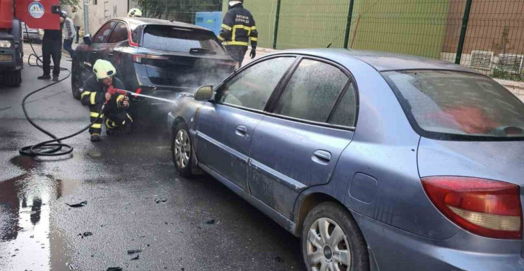 Batman'da Park Halindeki Otomobilde Yangın Çıktı